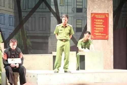 Nhà hát Công an Nhân dân biểu diễn vở kịch 'Vẫn sống'