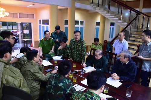 Phó Thủ tướng Trịnh Đình Dũng đến Huế kiểm tra công tác cứu hộ, cứu nạn