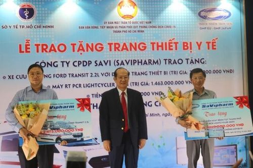 Tấm lòng vàng của Savipharm trao tặng các thiết bị y tế trị giá 5 tỉ đồng