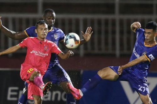 Sài Gòn FC thảm bại, chia đều cơ hội vô địch cho các đối thủ