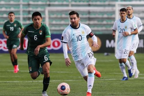 Argentina chật vật giành 3 điểm tại sân đấu ở độ cao hơn 3.600 m