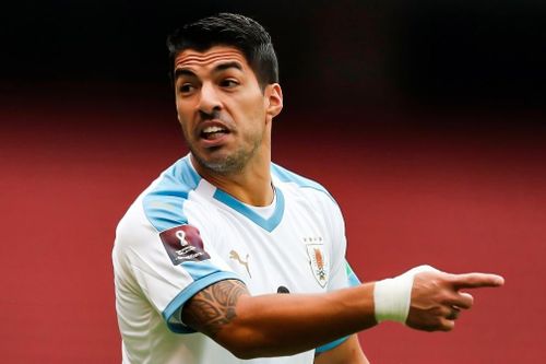 Suarez lập cú đúp bàn thắng cho Uruguay