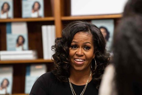 Bà Michelle thuyết phục cử tri bỏ phiếu cho ông Obama