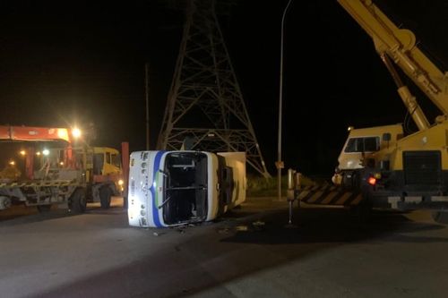 Tai nạn giao thông mới nhất hôm nay ngày 14/10: Xe ô tô nghi mất lái lao vào cổng trường mầm non Trung Hòa
