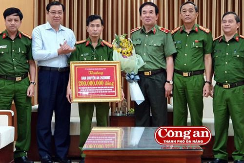 Khen thưởng đột xuất Công an TP Đà Nẵng phá chuyên án cờ bạc có số tiền ăn thua lên đến hơn 10 ngàn tỷ đồng