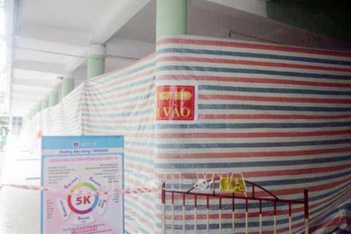 Đà Nẵng: Di dời học sinh khỏi trường học do nhà bên cạnh bị nghiêng vì sụt lún sâu