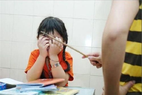 Dạy con tránh xa bạo lực: Cần phương pháp kỷ luật tích cực