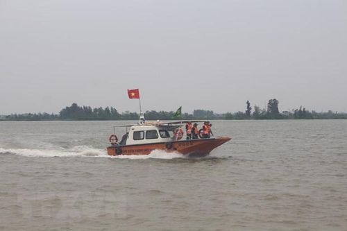 Ứng phó bão số 7, nhiều tỉnh ra lệnh 'cấm biển', di dời dân ở khu vực nguy hiểm