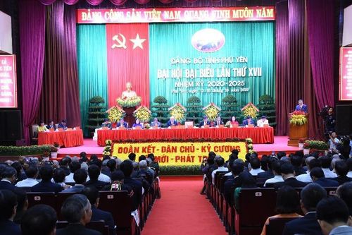 Đại tướng Ngô Xuân Lịch: Phú Yên cần dụng tiềm năng, lợi thế, đẩy mạnh phát triển kinh tế biển