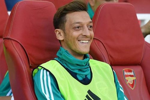 Ngôi sao Ozil 'ngồi mát ăn bát vàng' ở Arsenal