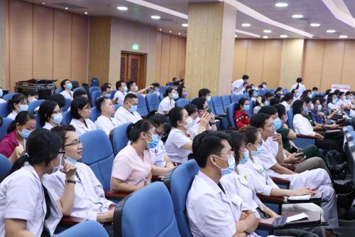 Cách chống lây nhiễm SARS-CoV-2 trong hồi sinh tim phổi bệnh nhân COVID-19