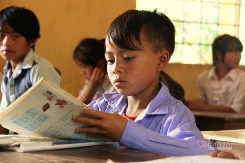 Bộ GD-ĐT thông báo tổ chức thẩm định SGK tiếng dân tộc lớp 1