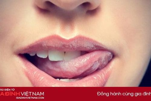 Thói quen liếm môi tưởng vô hại nhưng để lại nhiều hệ lụy khó thường