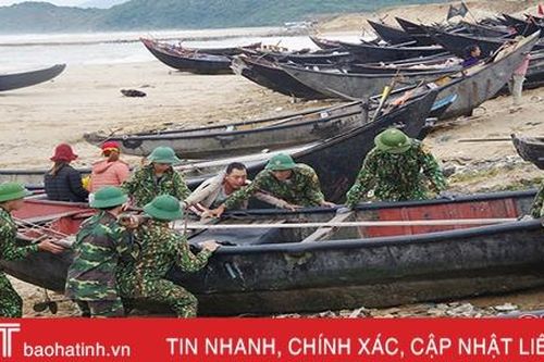 Bộ đội Biên phòng Hà Tĩnh huy động 3 tàu, 14 ca nô ứng phó với bão số 7