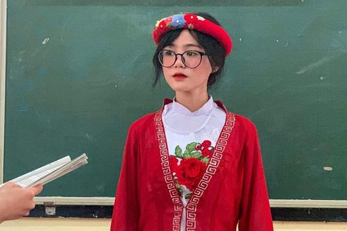 Hóa trang 'Cô Tấm' trong buổi diễn văn nghệ, nữ sinh An Giang chiếm trọn cảm tình bởi nhan sắc quá đỗi ngọt ngào