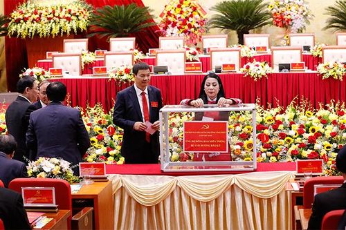 Vĩnh Phúc ủng hộ 5 tỉ đồng giúp các tỉnh miền Trung khắc hậu quả bão lũ