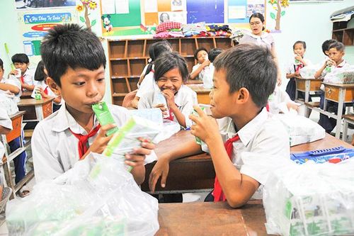 Quan tâm dinh dưỡng cho trẻ miền núi