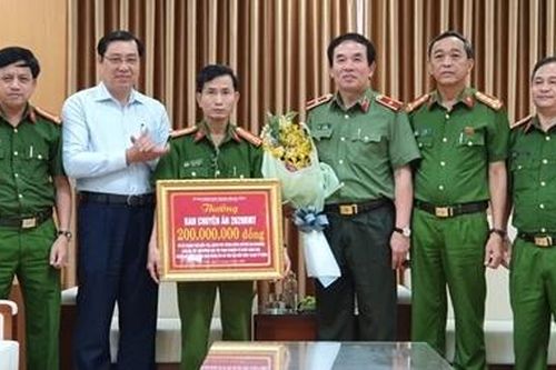 Khen thưởng Công an TP Đà Nẵng triệt phá đường dây đánh bạc trên 10.000 tỷ đồng