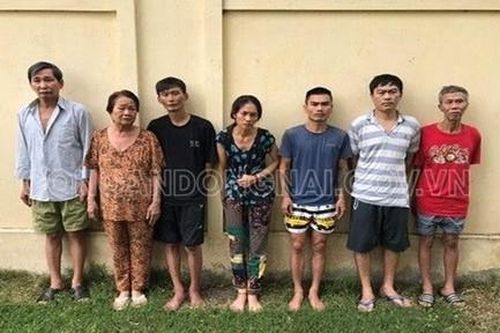 Bắt tạm giam 33 đối tượng chơi 'xóc đĩa' tại Đồng Nai