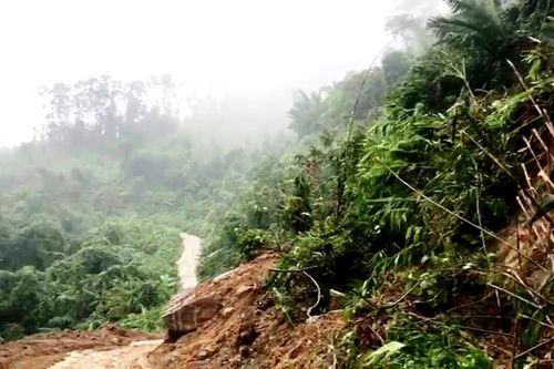 Mở nhiều hướng tiếp cận hiện trường tìm kiếm 30 người mất tích do sạt lở ở Huế