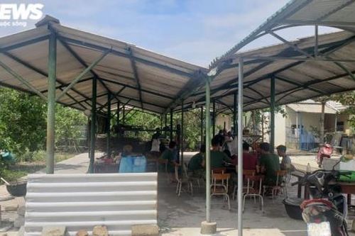 Bếp ăn dã chiến của người dân tiếp sức lực lượng cứu hộ ở Rào Trăng 3
