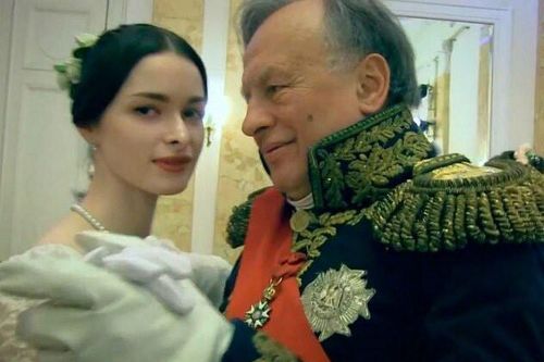 Chiếc ba lô đẫm máu hé lộ mối tình lệch lạc của giáo sư nổi tiếng với người tình xinh đẹp: Kẻ thủ ác nhận tội giết người cùng lời khai rùng rợn