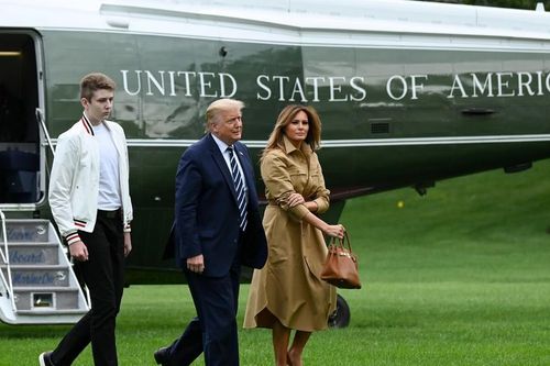 Con trai út của Tổng thống Donald Trump dương tính với Covid-19