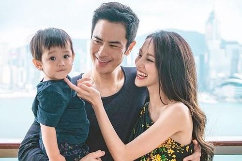 Hoa hậu Trần Khải Lâm tạm ngừng đóng phim để chăm con