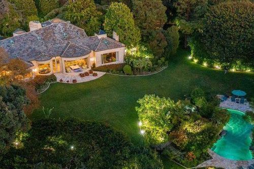 Biệt thự đẹp như cổ tích của tỷ phú Mỹ