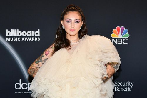 Thời trang của dàn sao tham dự Billboard Music Awards 2020