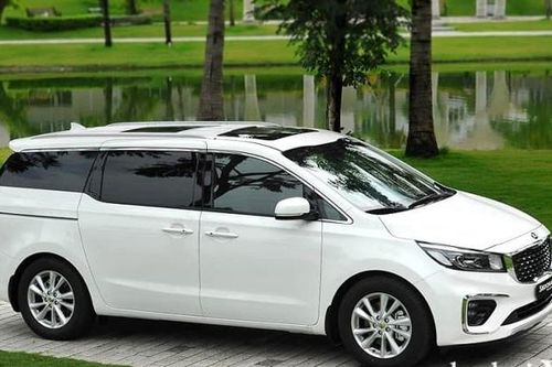 Giá xe ô tô hôm nay 15/10: Kia Sedona giảm mạnh