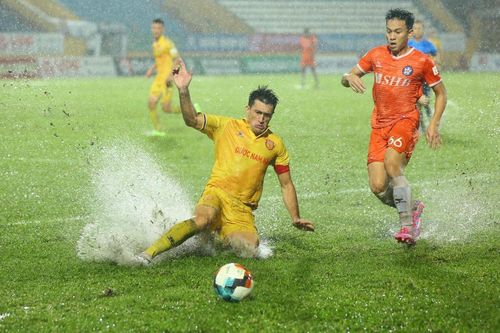 Đánh bại SHB Đà Nẵng ở trận 'thủy chiến', Nam Định quyết đấu với Quảng Nam