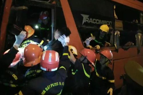 Tai nạn giao thông khiến 2 người chết, ít nhất 17 người bị thương ở Đà Nẵng