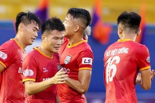 Biến động ở nhóm đầu bảng V.League