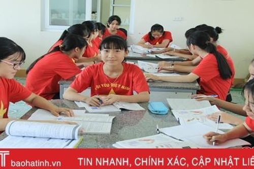 Đam mê Truyện Kiều, cô trò nhỏ Hà Tĩnh giành giải nhất cuộc thi về Đại thi hào Nguyễn Du