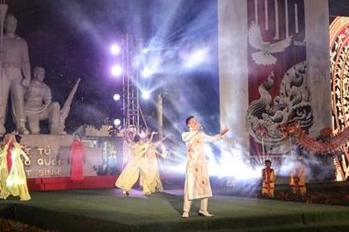Tái hiện 'Hào khí Thăng Long' trên phố đi bộ