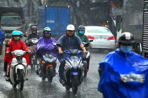 Những việc cần làm ngay sau khi đi mưa về để tránh cảm cúm