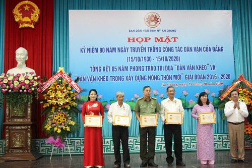 Họp mặt kỷ niệm 90 năm ngày truyền thống công tác dân vận của Đảng
