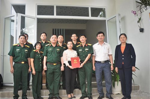 Cục Chính trị Quân khu 5 bàn giao 'Nhà đồng đội'