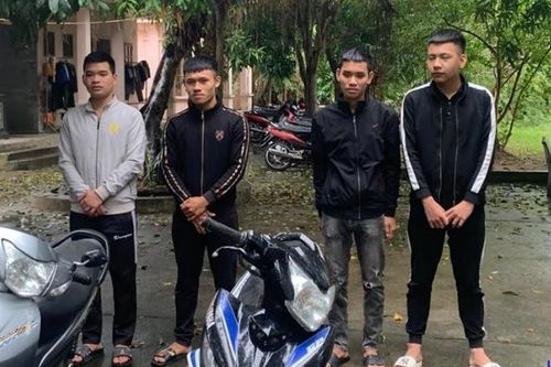 Bắt băng nhóm bịt mặt chém người trong đêm