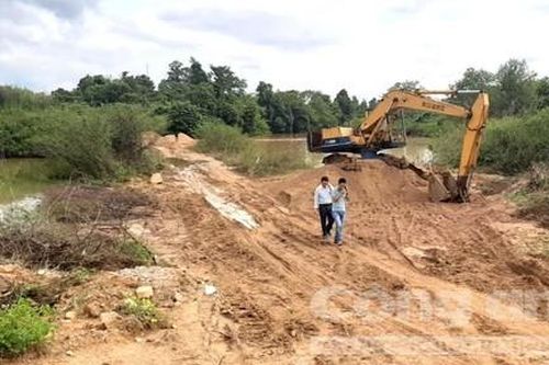 Bãi cát lậu 'khủng' ở xã biên giới, chính quyền 'không hề biết'?