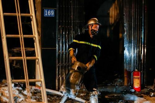 Cháy cửa hàng gas ở Hà Nội: Bị đình chỉ vẫn lén lút hoạt động