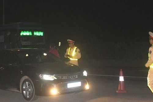 Vi phạm giao thông, xúc phạm cảnh sát, cô gái quê Hải Dương bị phạt 14,5 triệu đồng