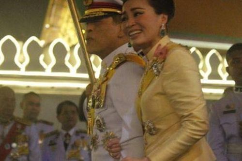 Không chỉ có quyền lực, Hoàng hậu Thái Lan còn thể hiện là người phụ nữ được Vua yêu nhất qua chi tiết này