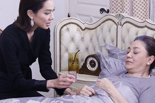 7 năm làm dâu, mẹ chồng khắt khe vô cùng, song lúc hấp hối bà lại đặt vào tay tôi một thứ khiến tôi thẫn thờ bật khóc