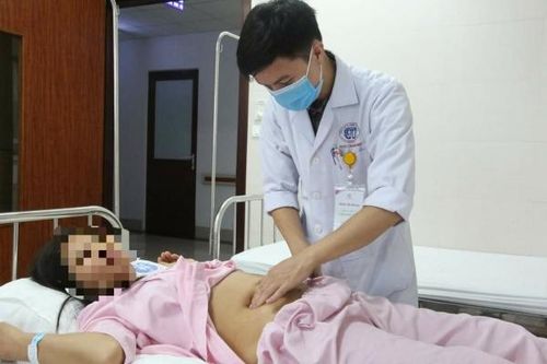 Ổ áp-xe chứa đầy mủ trong cơ thể người phụ nữ