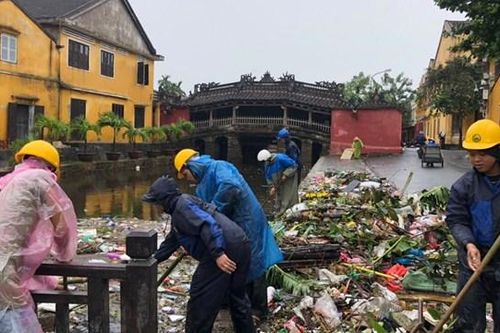 Bão qua mưa lại, dân xứ Quảng vất vả ngược xuôi