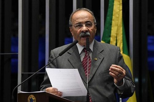 Đồng minh của tổng thống Brazil giấu tiền ở quần trong