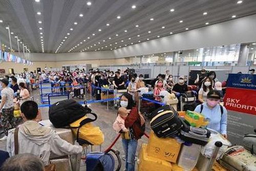 370 công dân Việt Nam tại Nga về nước an toàn