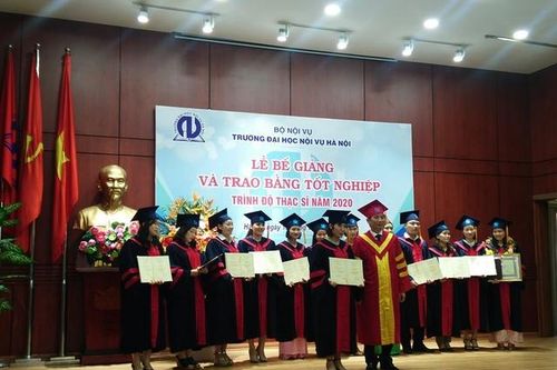 Trường ĐH Nội vụ Hà Nội trao bằng tốt nghiệp thạc sĩ khóa I và khai giảng khóa III